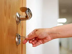 City Locksmith Services Thousand Oaks, CA 805-290-1751
